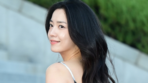 Ryu Hwa-young attends the Korea Drama Awards...ascend to the throne of the goddess of pearls