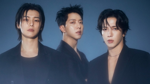 CNBLUE Makes Its First Comeback in 3 Years Today (14th)Limited Edition Square Album Sold Out