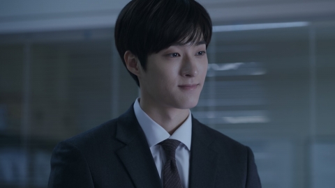 Newcomer Baek Seon-ho proves his wide acting spectrum...From high school students to new prosecutors.