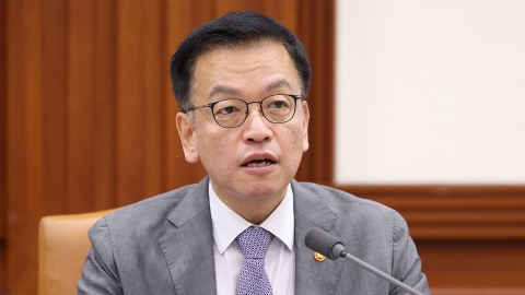 Choi Sang-mok said, "Prepare a second social mobility plan next month."