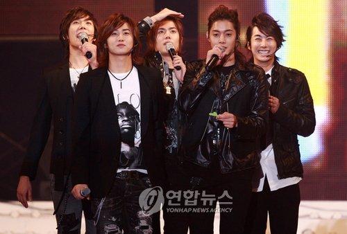  SS501 Reunited on 20th Anniversary of Debut...All five of us will get together.