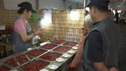 Sweet potato and salted fish go well together..Hard-hard salted fish festival