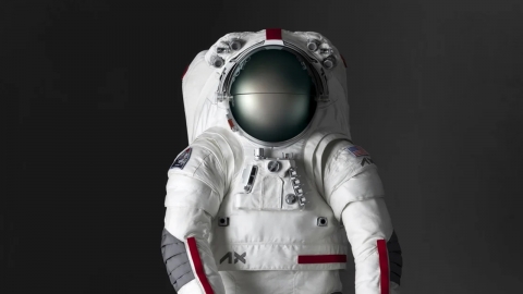 I'm going to wear "this luxury item" on the moon after 50 years.