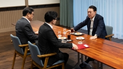 "윤 대통령의 강력한 고집불통을 실감했다면..." 엉망이 되어버...