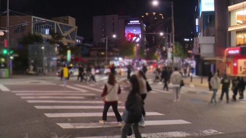 "Halloween"... All out for the crowd...4,000 safety personnel in Itaewon.