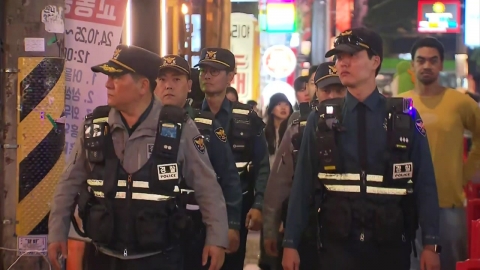 Halloween after 2 years of disaster...Hongik University crowd. "Weekend level."