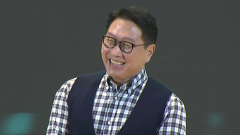 [Economy PICK] AI's "offensives of affection"...Chey Taewon with a big smile.