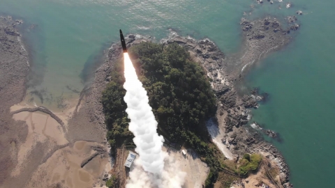 "Enemy provocation strikes from the ground up"... Hyunmoo-2 live fire drill in response to North Korea's continuous provocations.