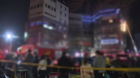 Fire at a shopping mall in Danwon-gu, Ansan-si, Gyeonggi-do..."52 rescued and 2 injured".