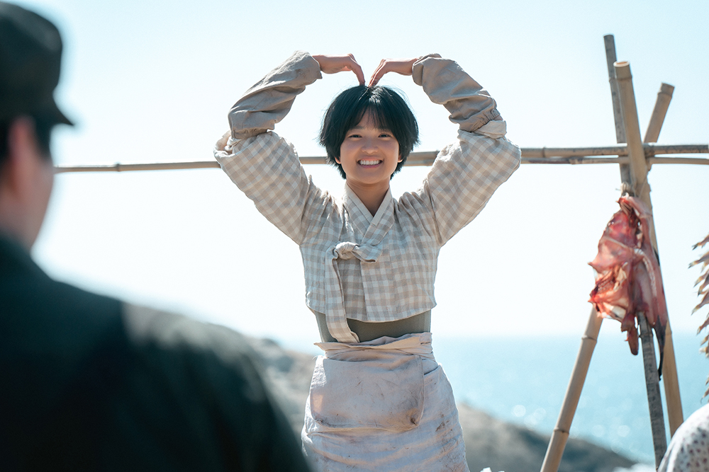 Kim Tae-ri, who was 'Jungnyeon' itself, felt at the end of the show..."It was an honor to act".