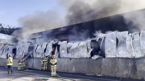 3 fire buildings in Paju factory burned down...600 people evacuated from train fire at Giheung Station