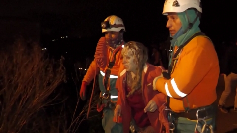 Bolivia landslides in rain after months of drought...40 families affected.