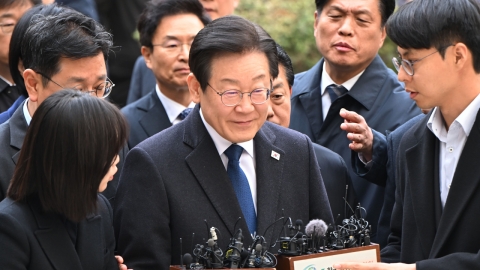 Lee Jae-myung, perjury teacher begins first trial..."Nervousness" in Seocho-dong.