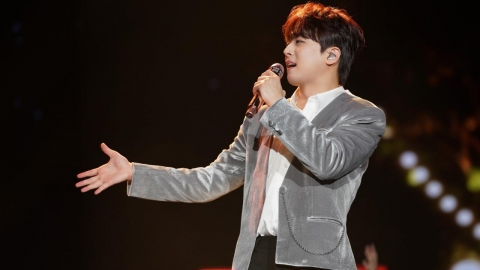 Lee Chan-won's performance in Gwangju of the national tour 'Changa'...An encore concert in Seoul in December.