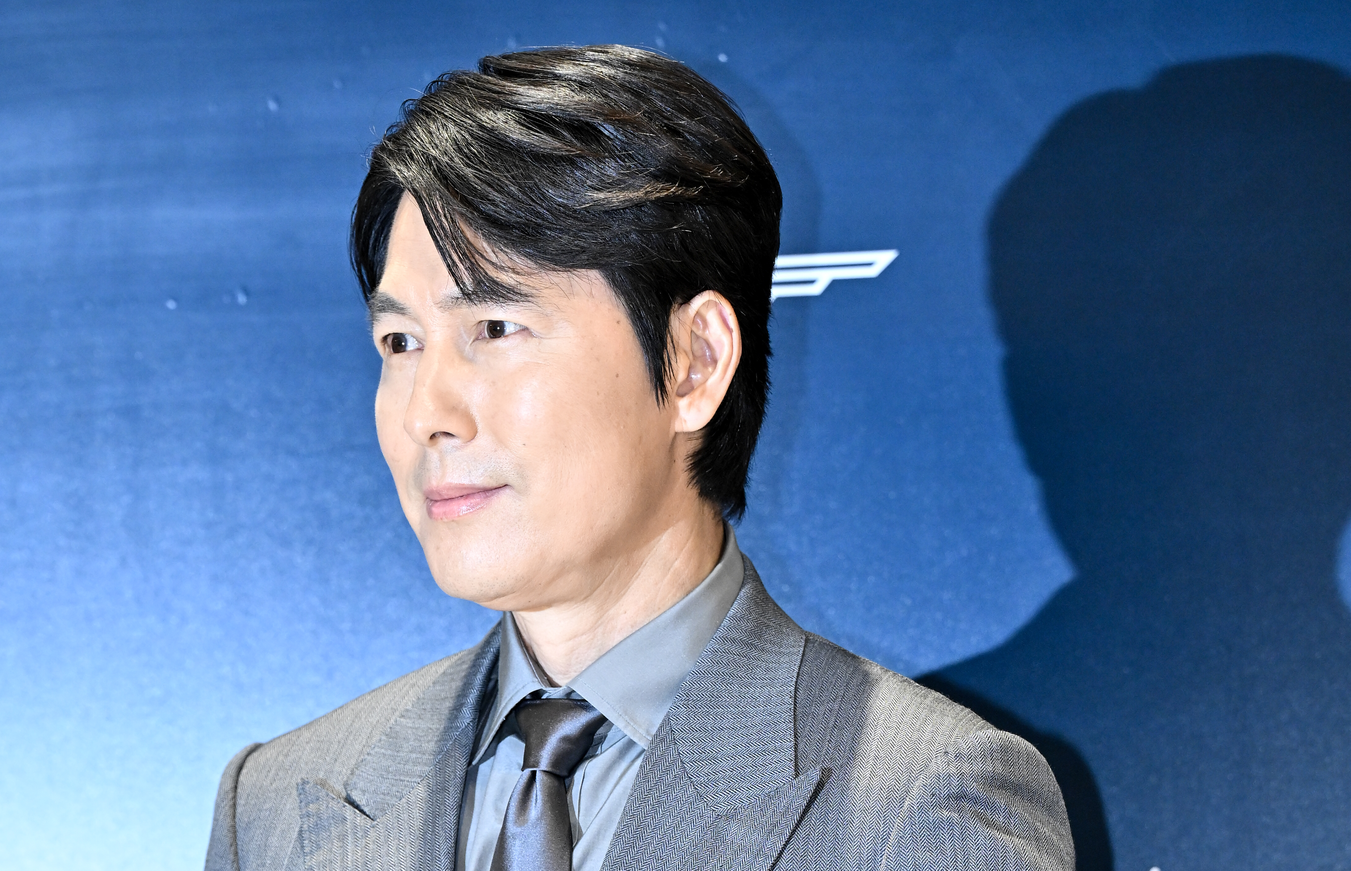 Jung Woo-sung said, "In preparation for controversy, did you resign as a Goodwill Ambassador without filming an advertisement? Speculation".  