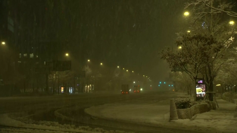 [Breaking News] "First Snow" all night...Heavy snow warning in northeastern Seoul, Yangpyeong, Gyeonggi-do, and Hongcheon, Gangwon-do