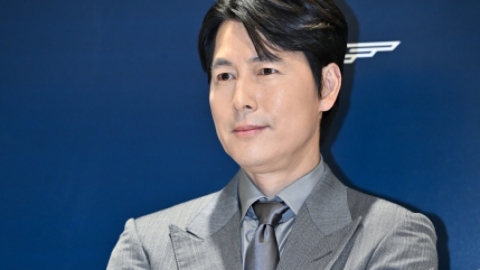 Jung Woo-sung, the Blue Dragon Film Festival is here...Should I mention the extramarital controversy?