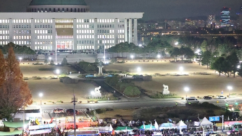 민주노총 "무기한 총파업 돌입…오전 9시 광화문 집결"