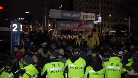 Citizens stunned by midnight martial law "I can't believe it"...Yongsan-do Province is on a tight border.