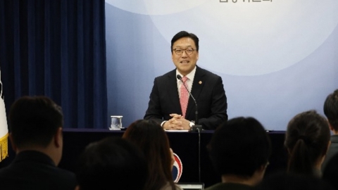  Kim Byung-hwan, "The stock market stabilization fund worth 10 trillion won will be operated immediately."