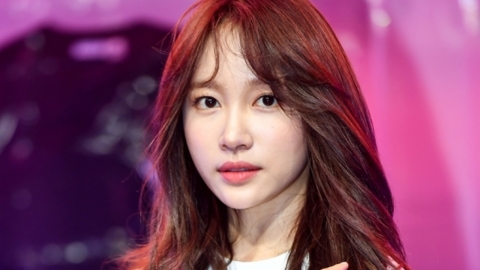 EXID Hani sang at an acquaintance's wedding and got emotional. 