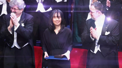 [Video] 'Nobel Literature Award' Han Kang wins emotional award in Sweden