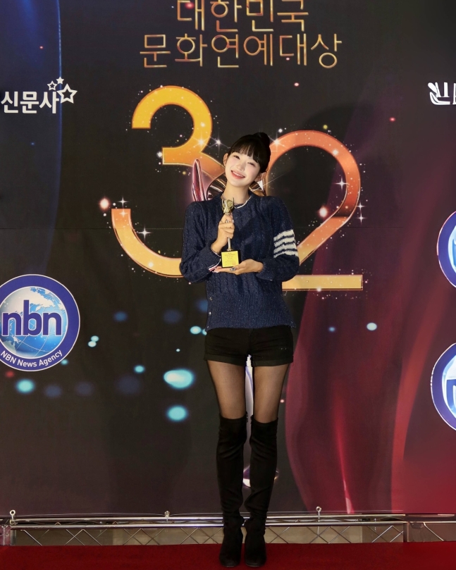 '故 최진실 딸' 최준희, 수상 소감…외조모 언급 없었다