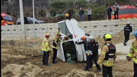 80 lorries crashed into farmland..."I'm not good at driving."