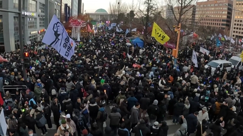 A big rally in front of the National Assembly...Traffic control on Gwanghwamun Island