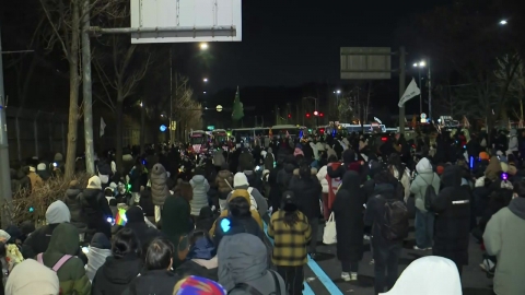 'Tractor protest' Jeon Nong continues to rally for 2 days and 1 night...Gwacheon-daero control