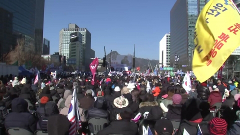 Rallies for and against impeachment all over the city...partial control of the road