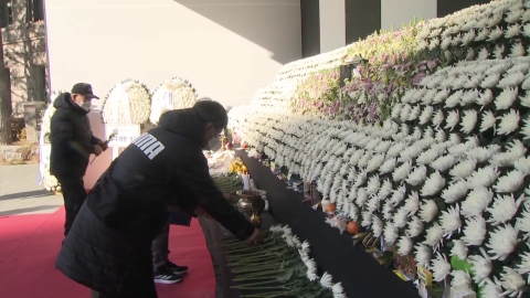 The last day of the national mourning period...'A wave of remembrance' all over the country