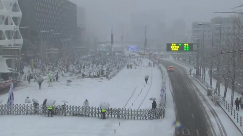 Hannam-dong's pro- and anti-government rally continues...Presidential residence at this time.