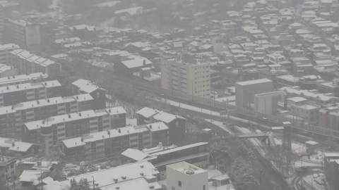 [Weather] The heavy snow warning in the Seoul metropolitan area is lifted...Special report on heavy snowfall in Gangwon-Gyeongnam Province will continue.