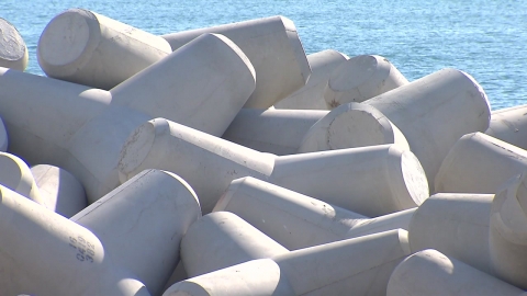 2,000 Tetrapods to block typhoon waves...'Interested' in the effect