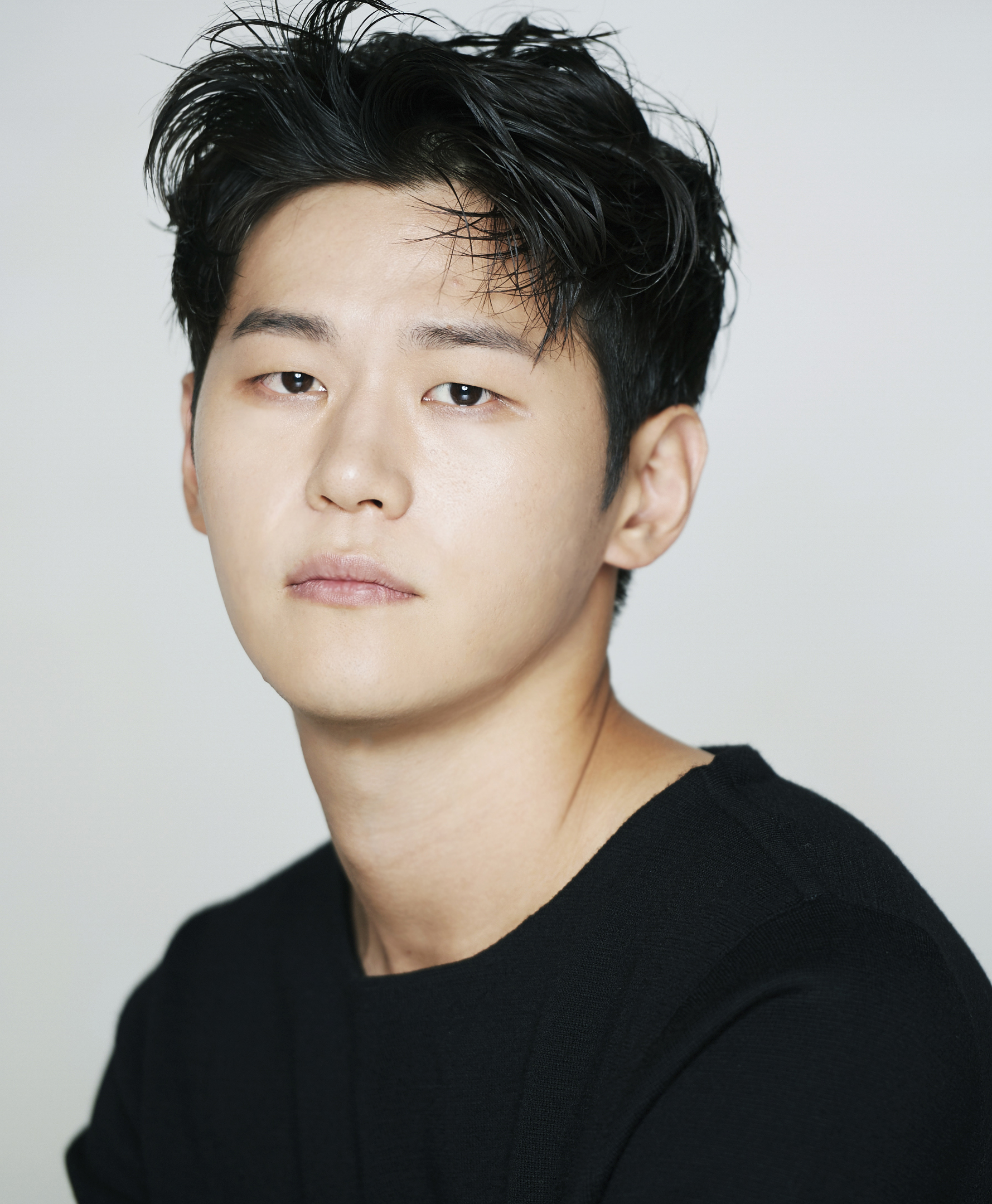 Lee Hak-joo Joins Coupang Play's 'Newtopia'...Working with Park Jeongmin and Jisoo.