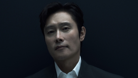 [Interview] "Is Sung Ki Hoon the 2nd frontman?"What Lee Byung-hun calls "Squid Game" and 001