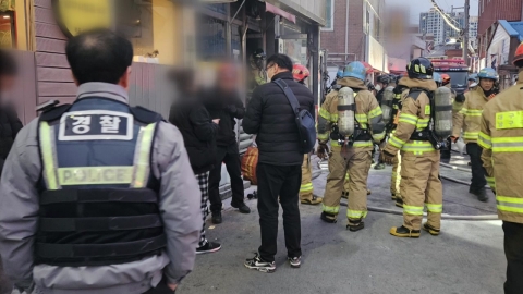 At a chicken restaurant in Daegu Myeongdeok Market...No one's hurt.