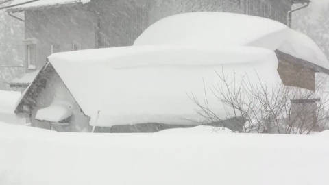 Japan buried in snow even at home...a series of heavy snow damage