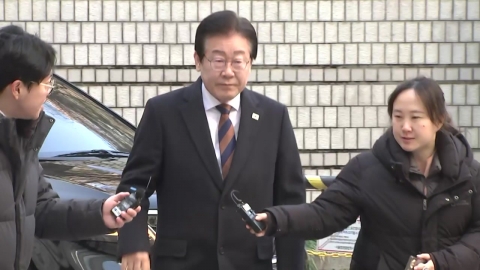 Lee Jae-myung attends trial for alleged corruption in Daejang-dong... silent answer