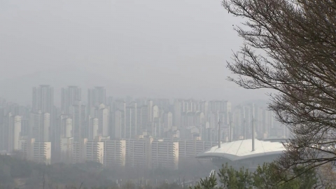 [날씨] 서울 올겨울 첫 \'초미세먼지주의보\'…내일도 온화하지만 먼지 기승