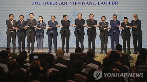 "다음 표적은 아세안?"...트럼프 관세 전쟁에 대책 마련 분주