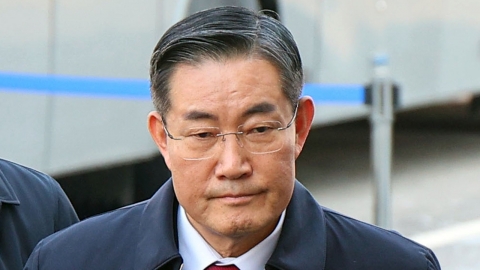  신원식 "계엄 선포 몰랐다...퇴근까지 일상 업무"