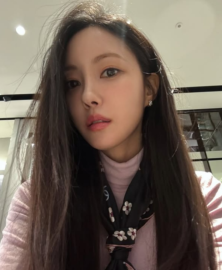 티아라 효민, 4월 결혼…"축복과 관심 감사"