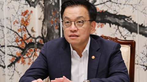 최상목 "미국, 부가세 등 비관세 장벽까지 포함 예고...예의주시"