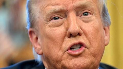 트럼프가 꺼낸 '전가의 보도'...'무역확장법 232조'가 뭐길래