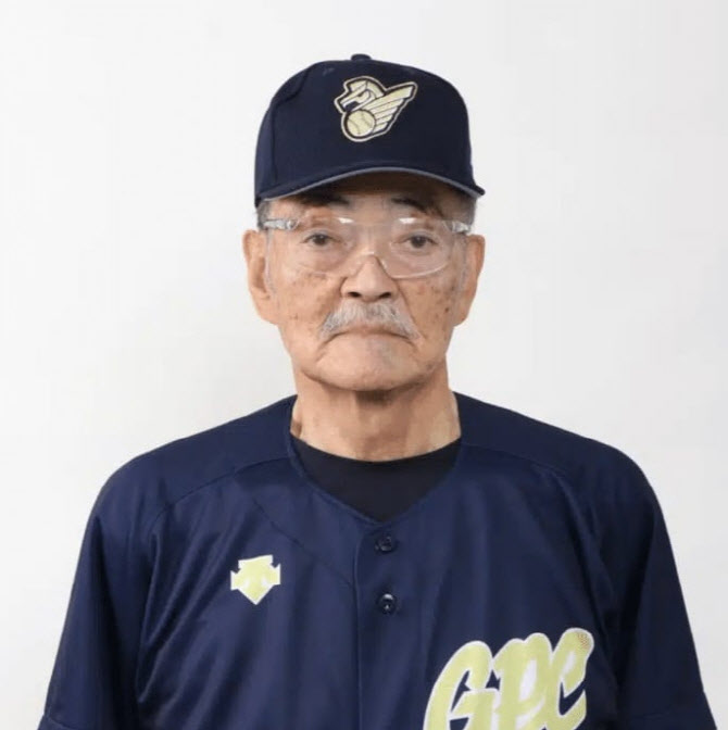 '350승' 전설의 투수가 술 두 캔 훔치려다 체포...日 충격