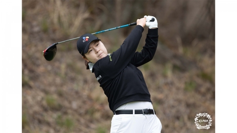 단독 선두' 홍정민, 3년 만에 이예원과 우승 경쟁