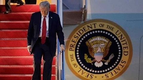 "트럼프 관세 정책, 역사상 가장 큰 자해...30조 달러 손실"