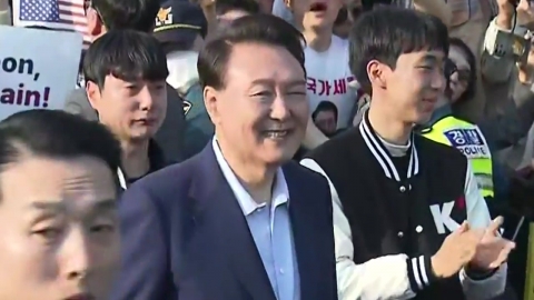  윤 전 대통령 "나라와 국민을 위한 새로운 길 찾을 것"